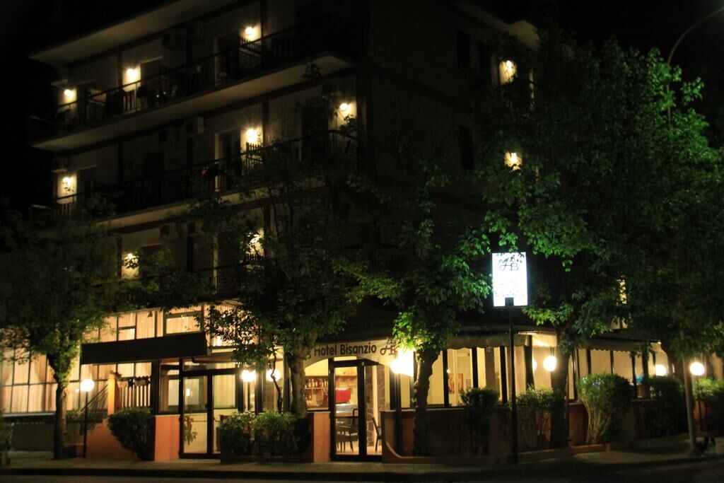 Hotel Bisanzio Cervia Kültér fotó