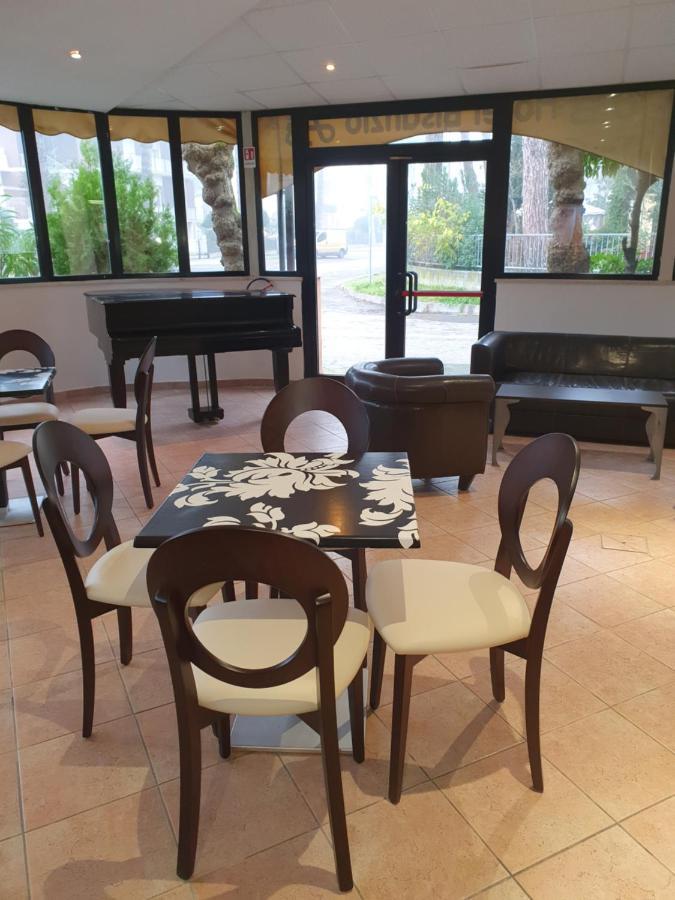 Hotel Bisanzio Cervia Kültér fotó